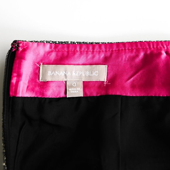 BANANA REPUBLIC Gray Metallic Skirt - Size 0 - Picture 5 of 7